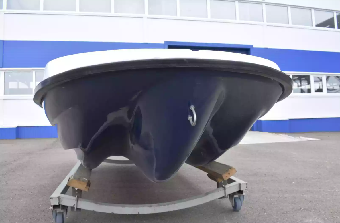 Стеклопластиковая лодка Пингвин New (тримаран) в Кисловодске