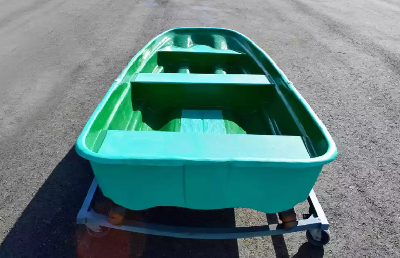 Стеклопластиковая лодка Старт (тримаран) в Кисловодске