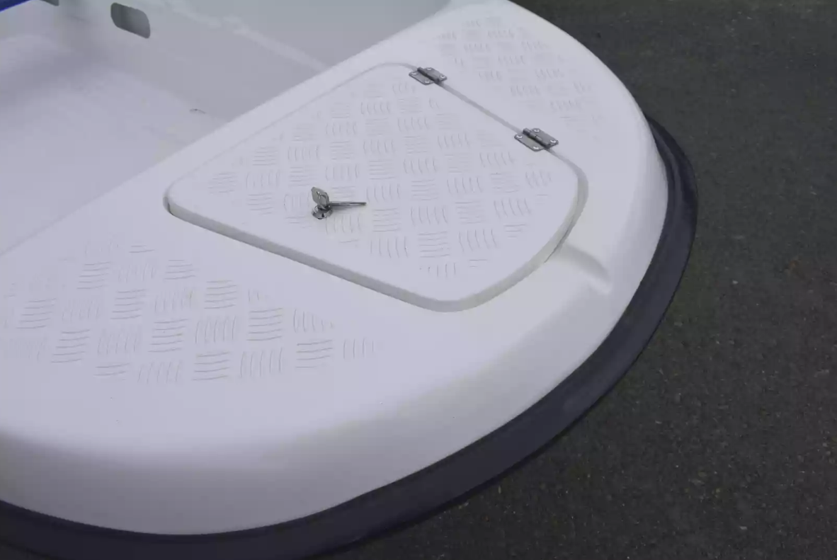 Стеклопластиковая лодка Пингвин New (тримаран) в Кисловодске