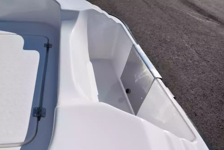 Стеклопластиковая лодка Пингвин (тримаран) в Кисловодске