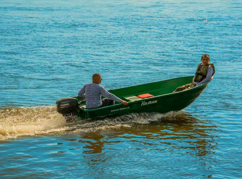 Стеклопластиковая лодка Neman-340 (тримаран) в Кисловодске