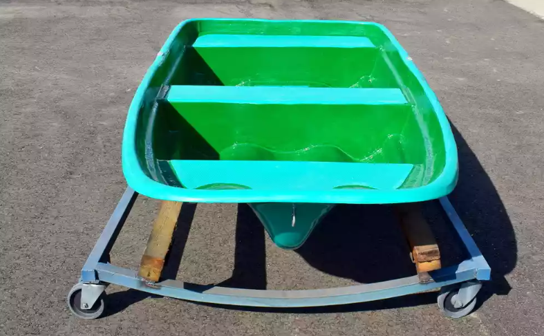 Стеклопластиковая лодка Старт (тримаран) в Кисловодске