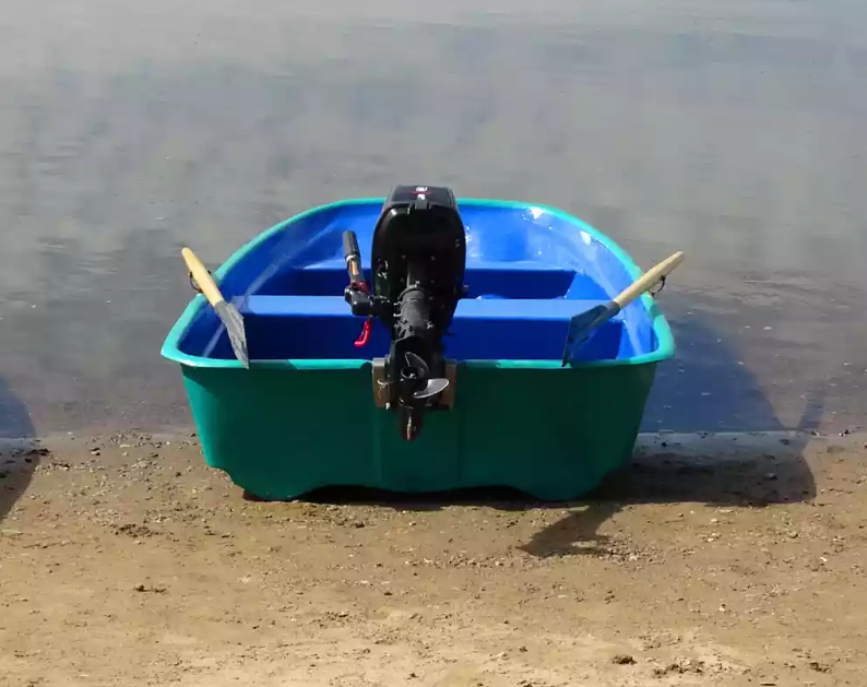 Стеклопластиковая лодка Старт (тримаран) в Кисловодске