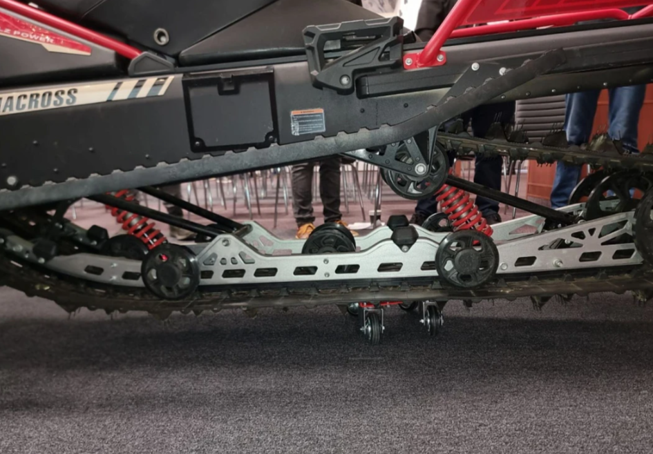 Снегоход AODES Siberiacross 1000 SWT 600mm LCD 6.8 в Кисловодске