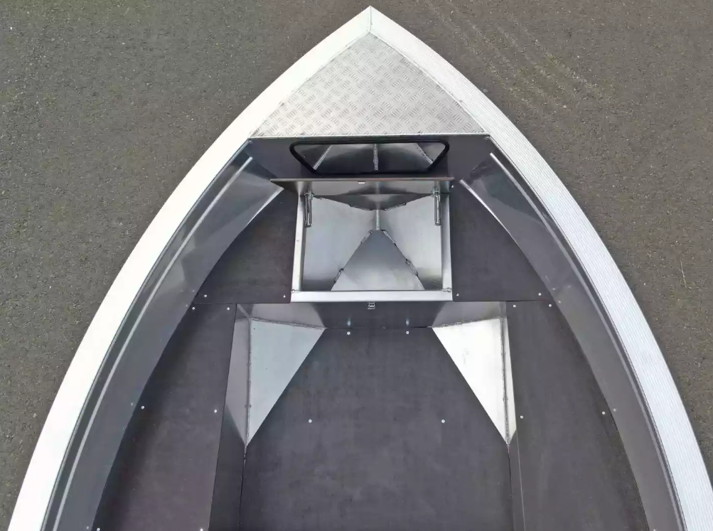 Алюминиевая лодка  Неман-420 в Кисловодске