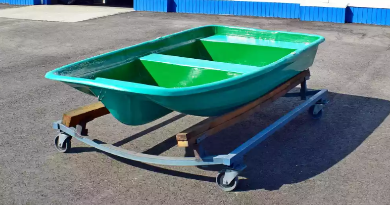 Стеклопластиковая лодка Старт (тримаран) в Кисловодске