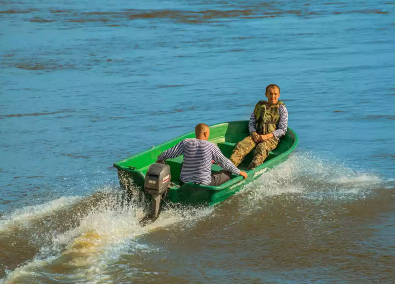 Стеклопластиковая лодка Neman-340 (тримаран) в Кисловодске