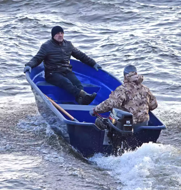 Стеклопластиковая лодка Neman-340 (тримаран) в Кисловодске