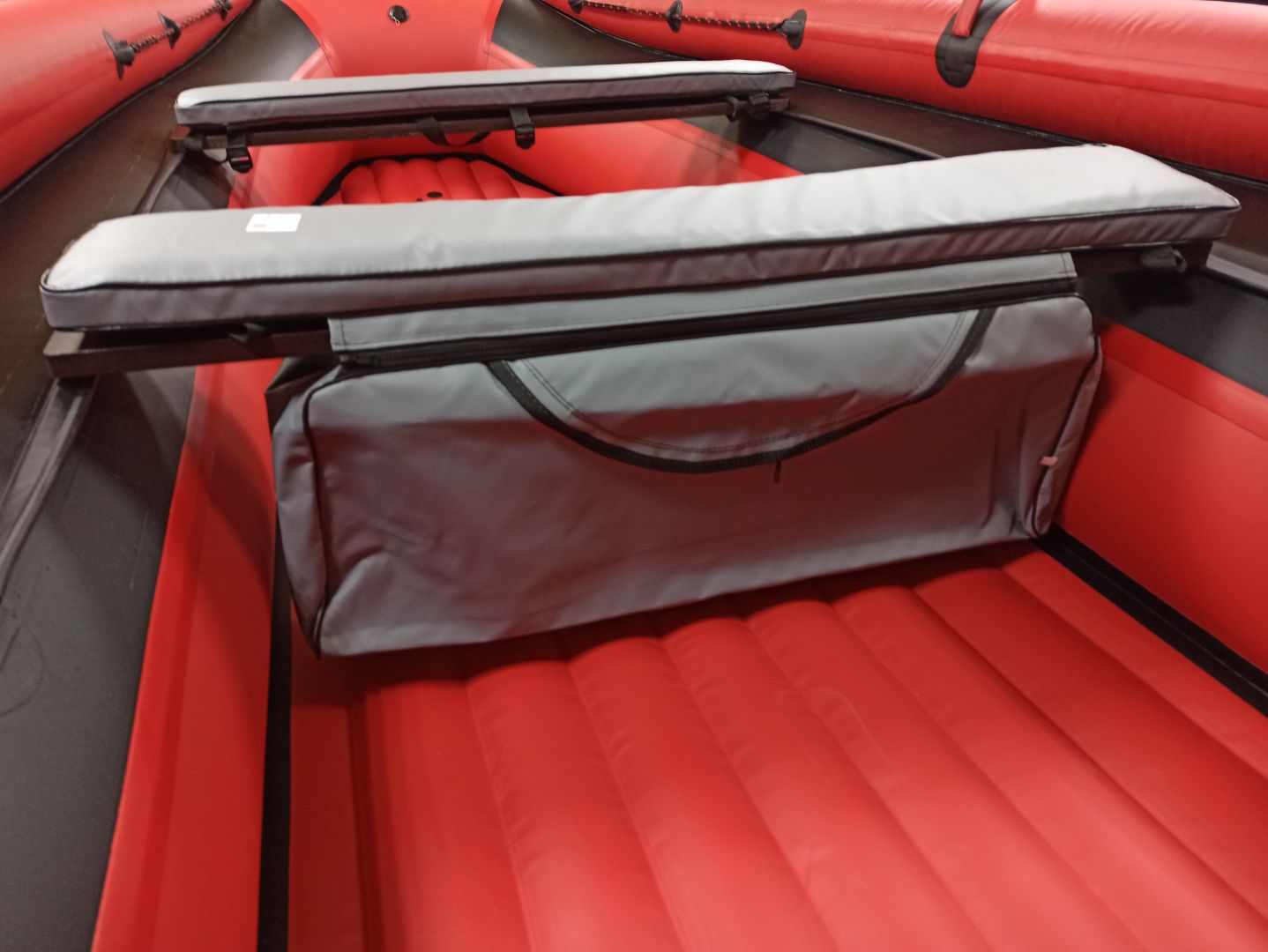 КОМПЛЕКТ МЯГКИХ НАКЛАДОК С СУМКОЙ ДЛЯ ЛОДОК 110Х20 СЕРЫЙ в Кисловодске