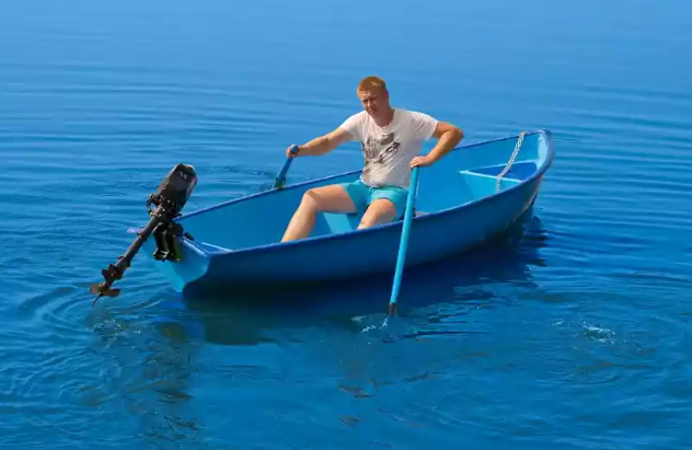 Стеклопластиковая лодка Омуль в Кисловодске