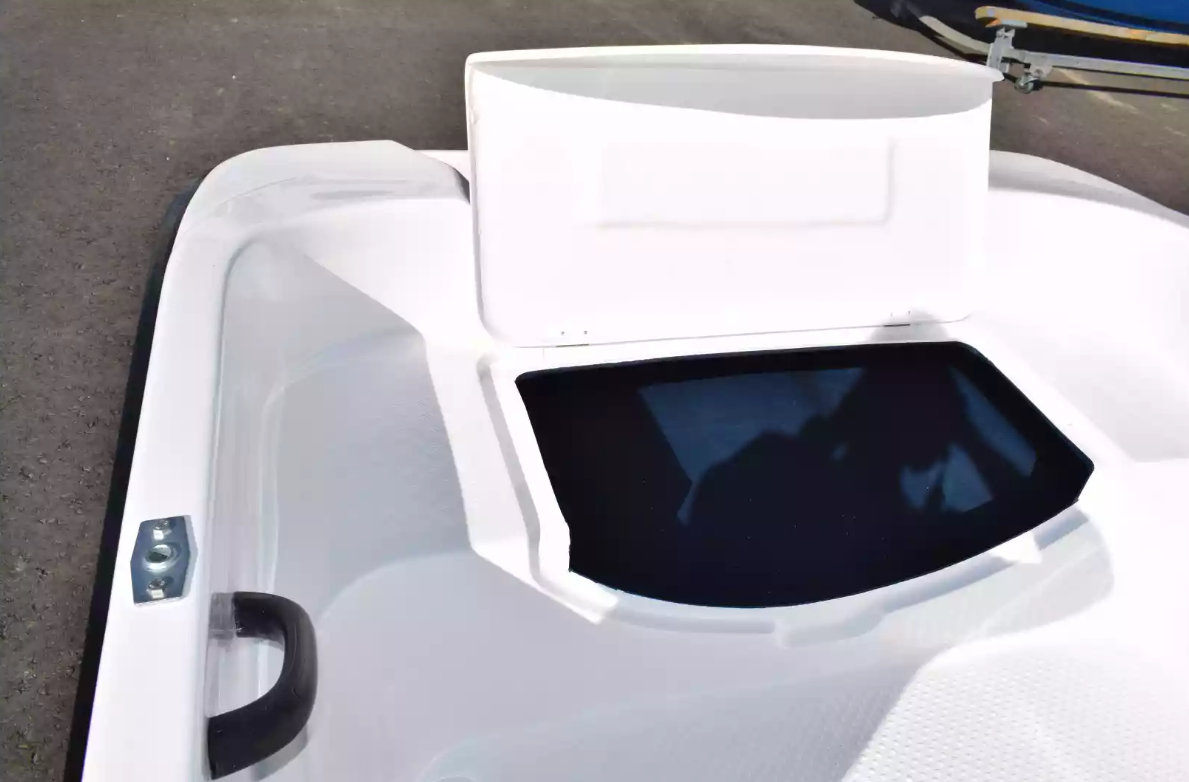 Стеклопластиковая лодка Пингвин (тримаран) в Кисловодске