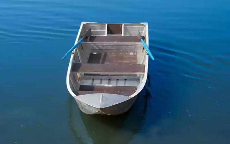 Алюминиевая лодка Вятка-Профи 37 в Кисловодске