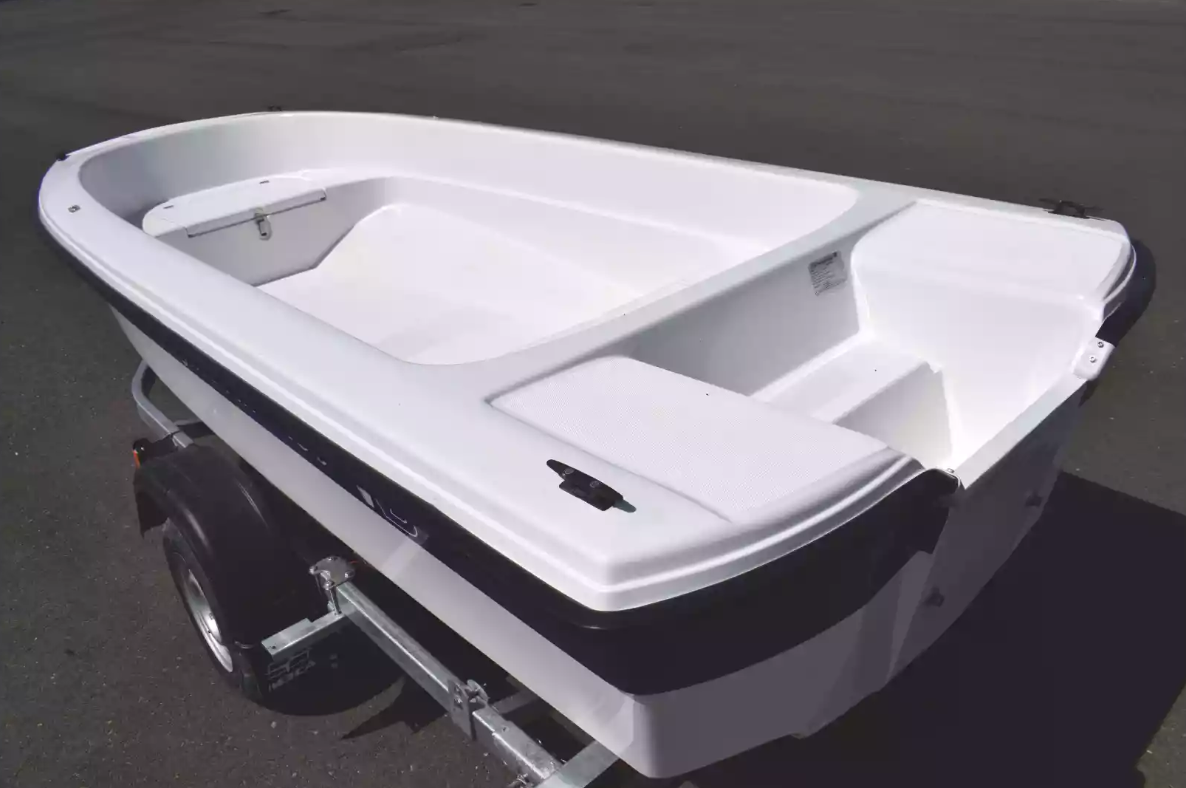 Стеклопластиковая лодка Wyatboat 430 тримаран в Кисловодске
