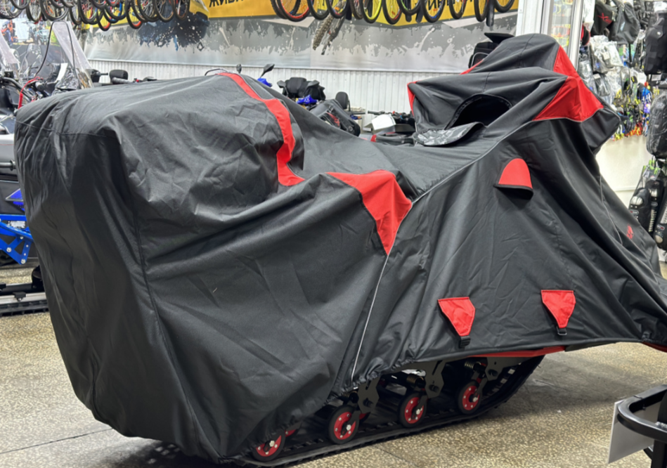 Чехол транспорт. снегохода IKUDZO HUNTER черно-красный Оксфорд ПРЕМИУМ качества с лого IKUDZO в Кисловодске