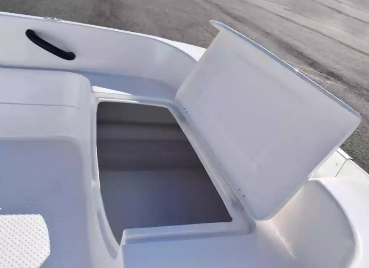 Стеклопластиковая лодка Пингвин (тримаран) в Кисловодске