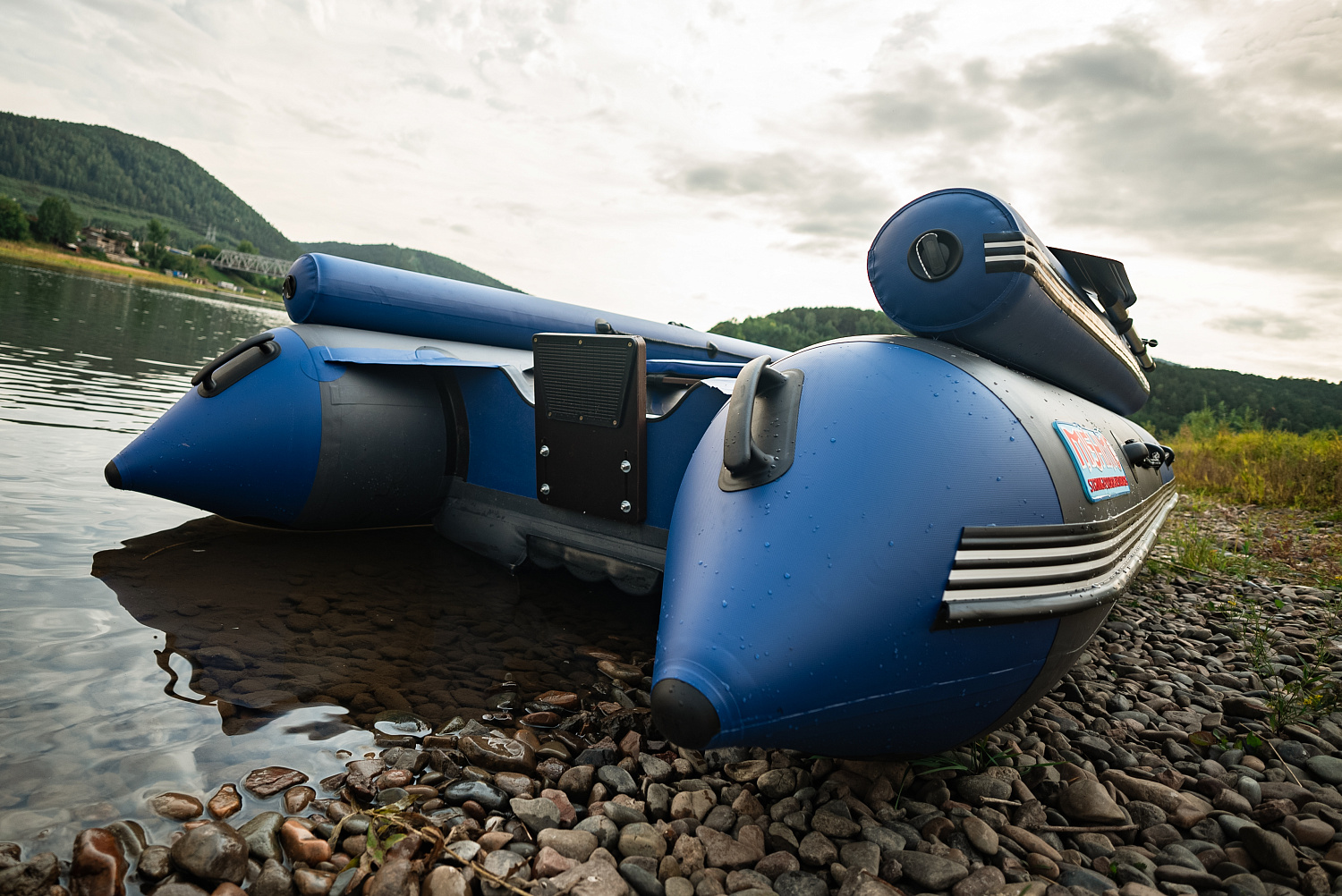 Лодка MISHIMO RIVER FJET PRO 400 под водомет в Кисловодске